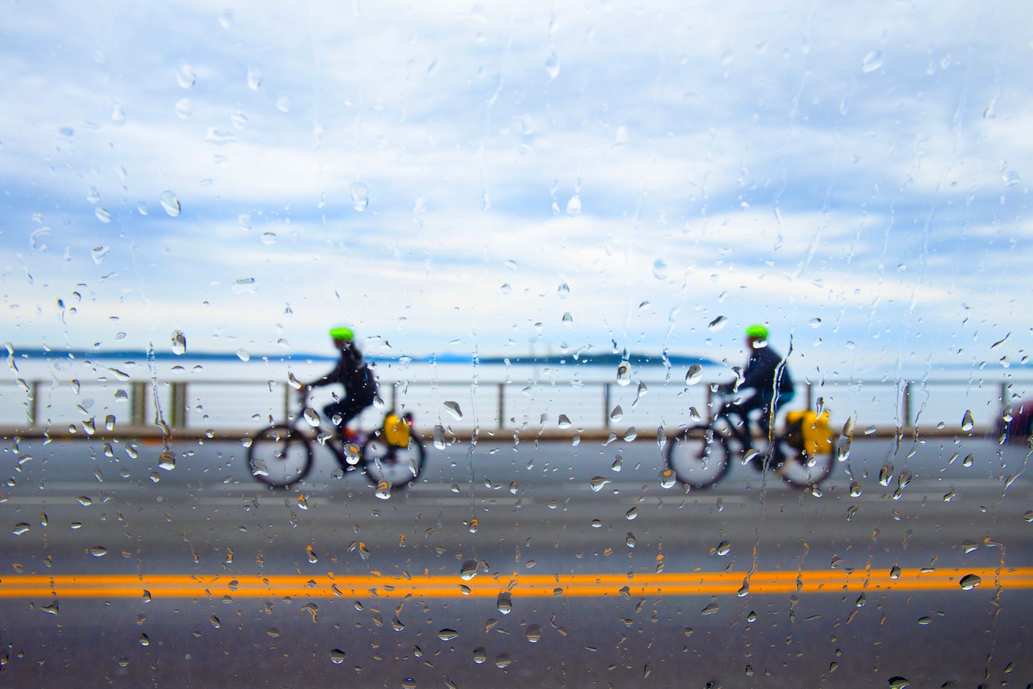 competitive cycling team action